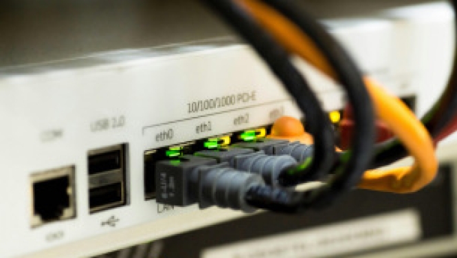 SPRK apkopojusi datus par platjoslas interneta pakalpojuma pieejamību mājsaimniecībām fiksētā tīklā