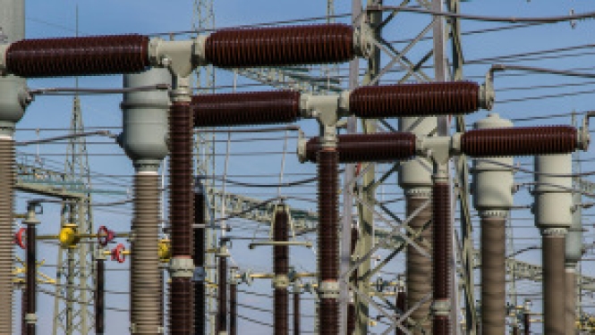 SPRK nosaka tarifu novirzes līmeni elektroenerģijas pārvades tarifu pārskatīšanai