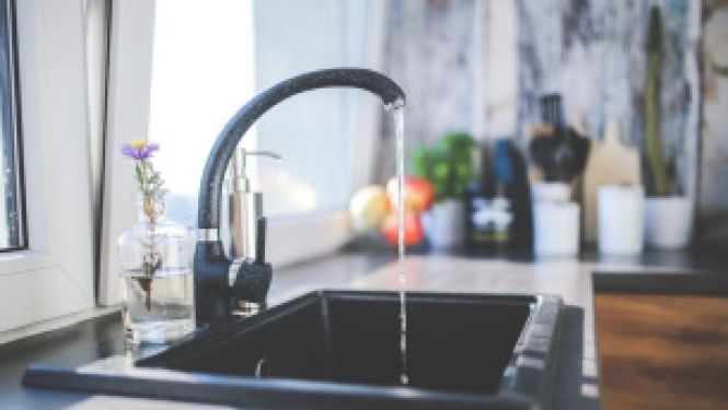 Februārī ūdenssaimniecības tarifu izmaiņas apstiprinātas diviem regulējamiem komersantiem